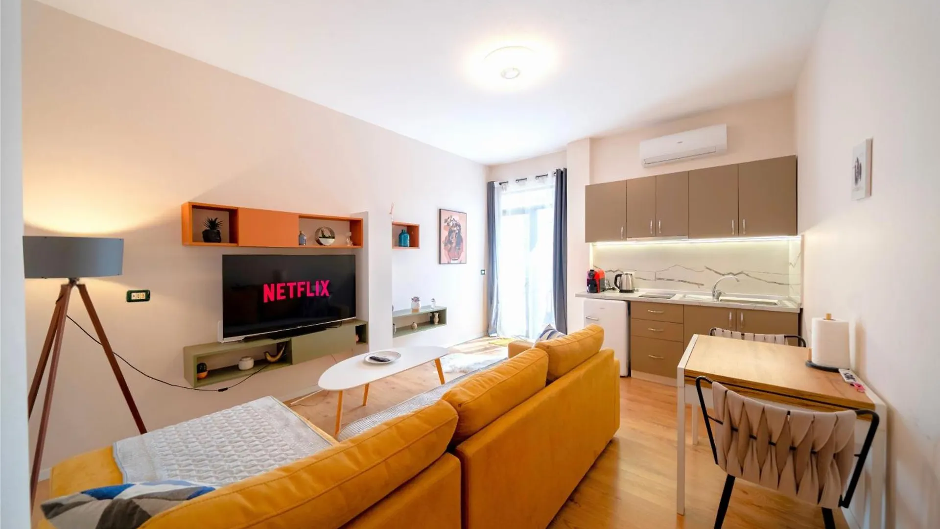 Colorful Comfy Condo Central Tirana