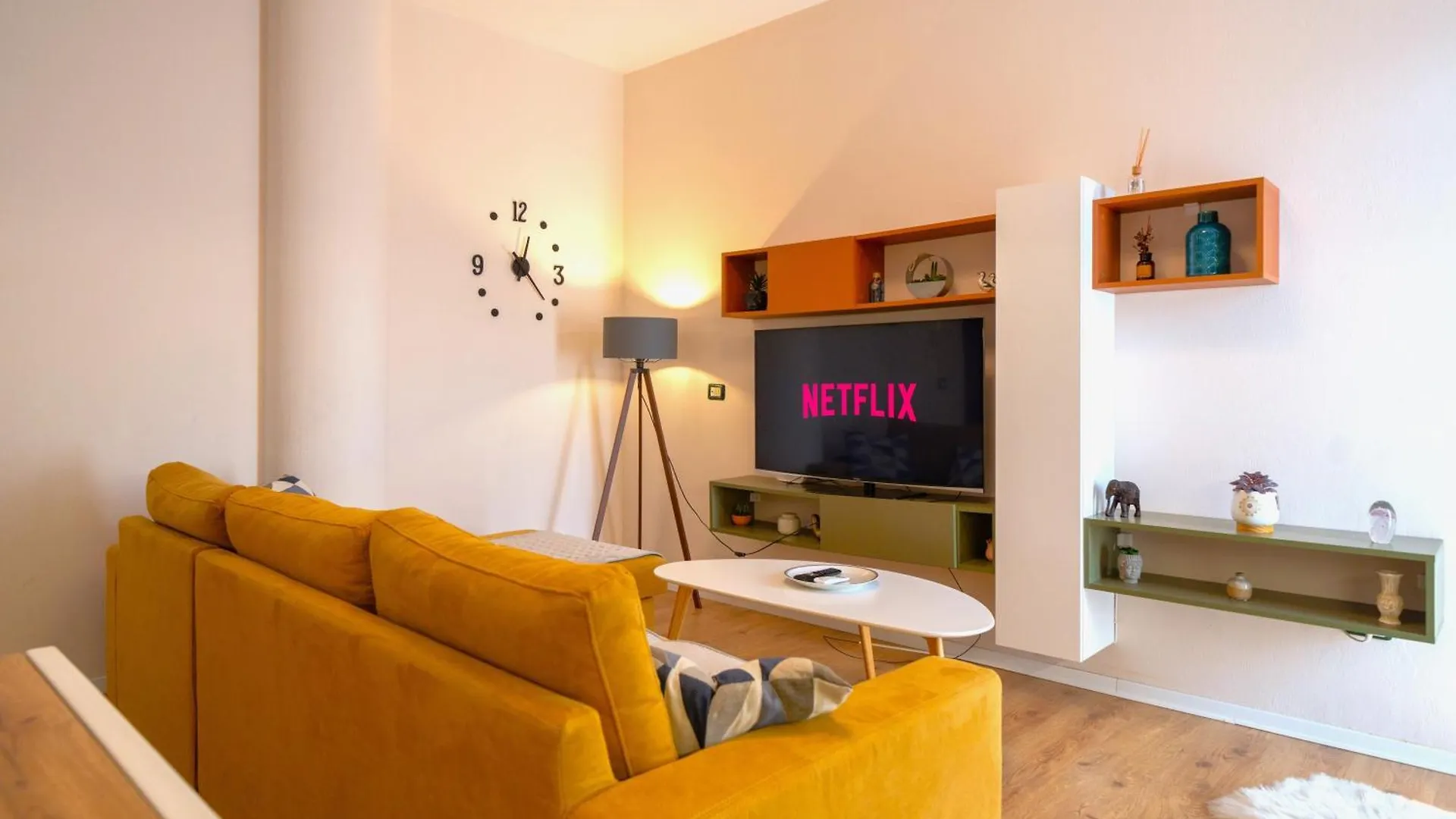 Lejlighed Colorful Comfy Condo Central Tirana Albanien
